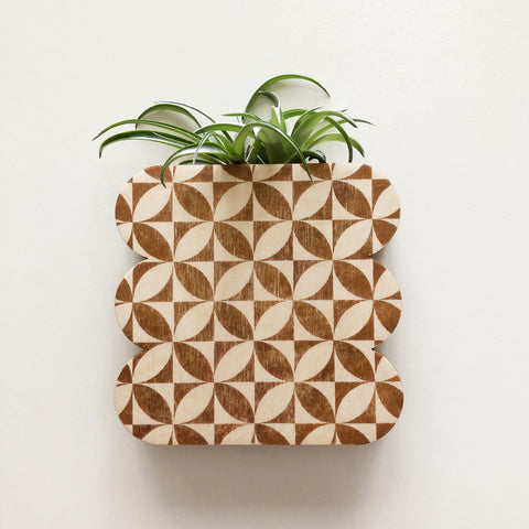 Scallop Petals Wall + Tabletop Vase Planter