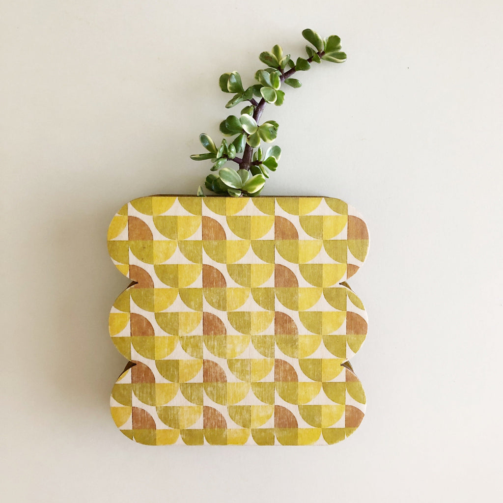 Scallop Geometric Wall + Tabletop Vase Planter